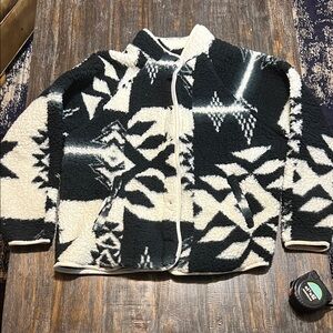 Wrangler Black and White Patterned Fleece Jacket